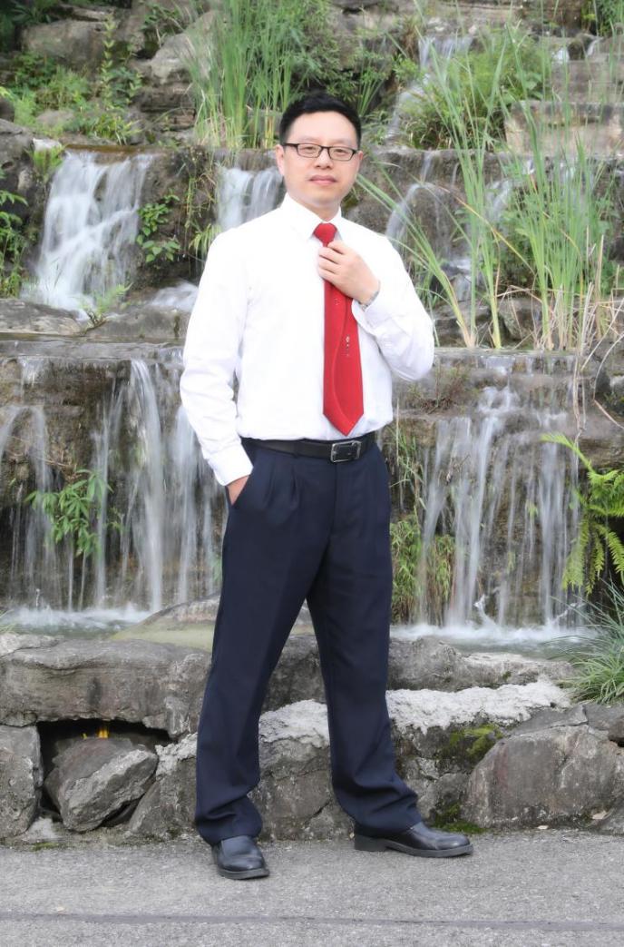 个人形象照(红领带)